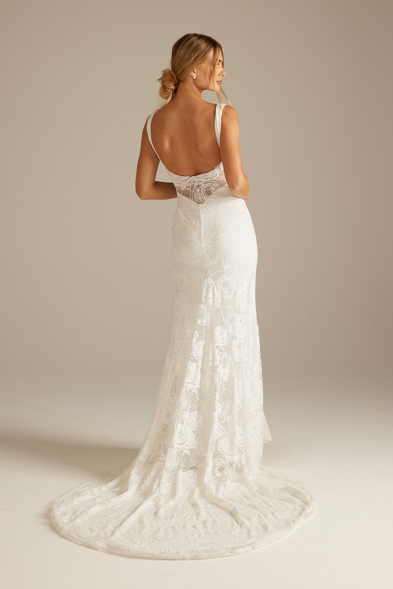 Robe de Mariée Bohème Décolleté Carré