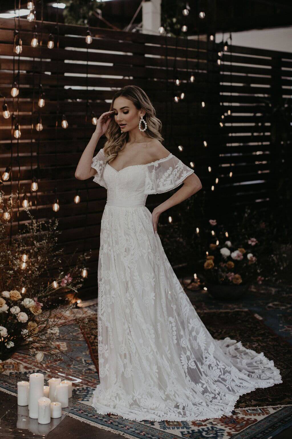 Robe de Mariée Style Bohème Col Bardot