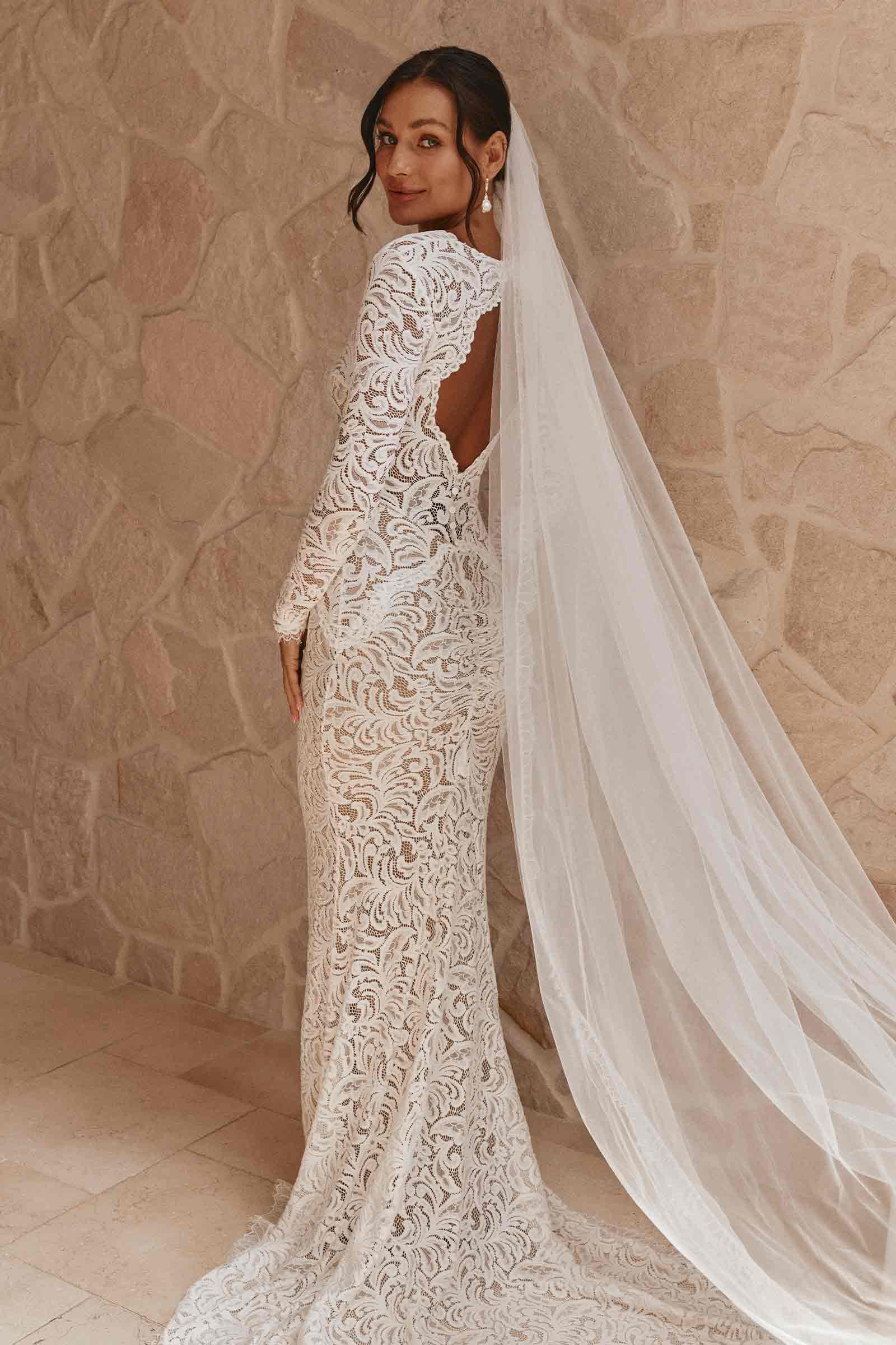 Robe de Mariée en Dentelle à Manches Longues